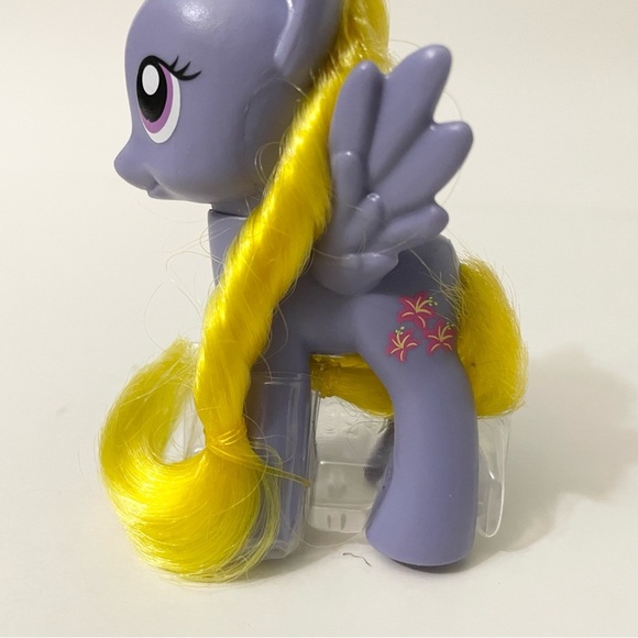 My Little Pony Lily Blossom Brushable Figure Toy - Picture 3 of 16